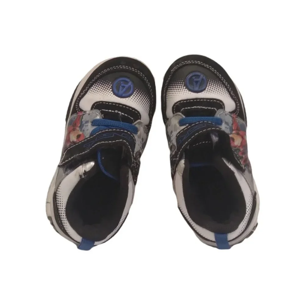 Marvel Black & White Tennis‎ Shoes Light Up While Walking Youth Size 8 Avengers